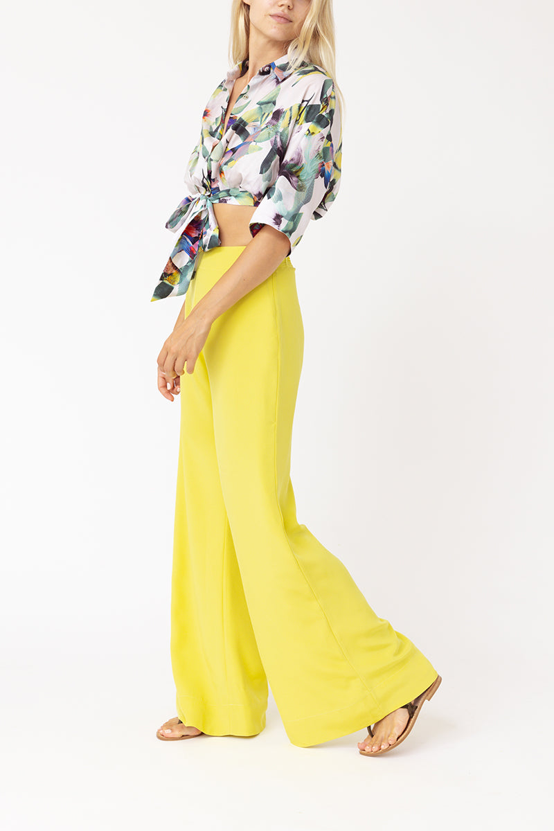 Calça Flare Larga